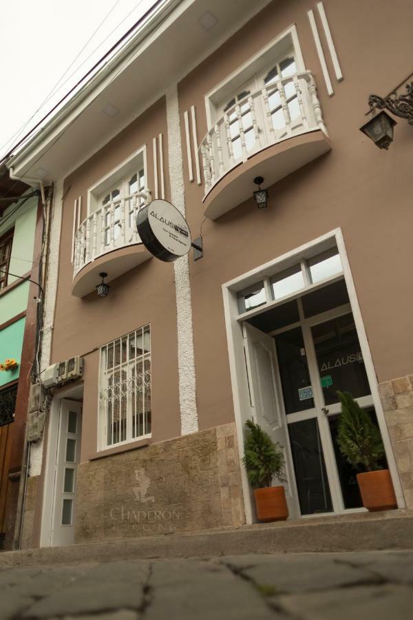 Chaperon Lodging Aparthotel Alausi Exterior photo